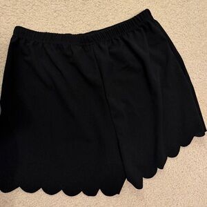 Black Scalloped Hem Women's Shorts